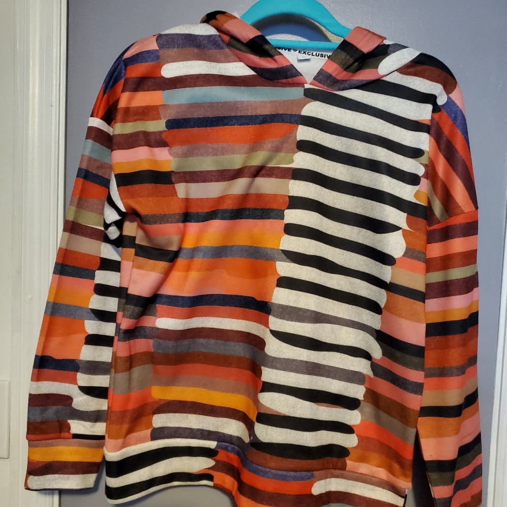 NWOT Valanio Hoodie size M